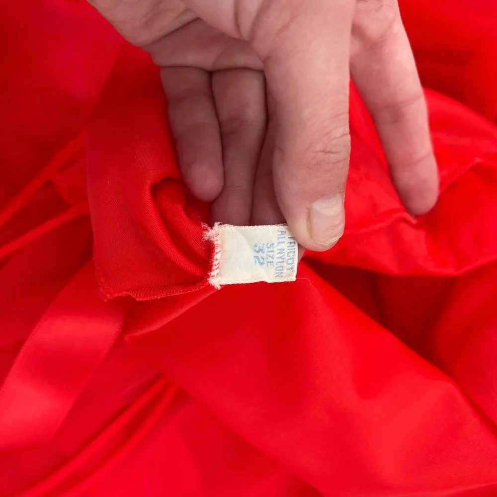 1950s Vanity Fair Ruby Red Two-Piece Nightgown & Robe Set Peignoir Boudoir - Picture 14 of 15